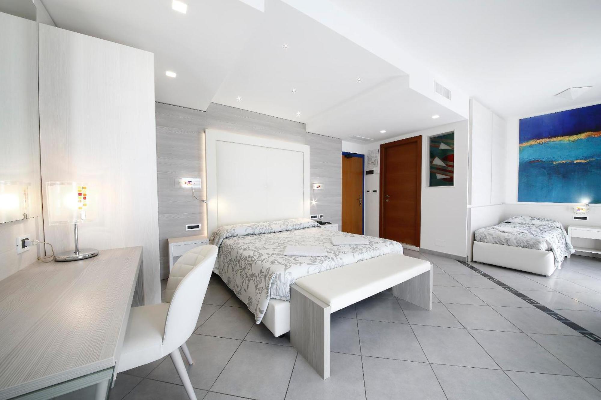 Grande Albergo Marin ลินญาโน ซับเบียโดโร ภายนอก รูปภาพ