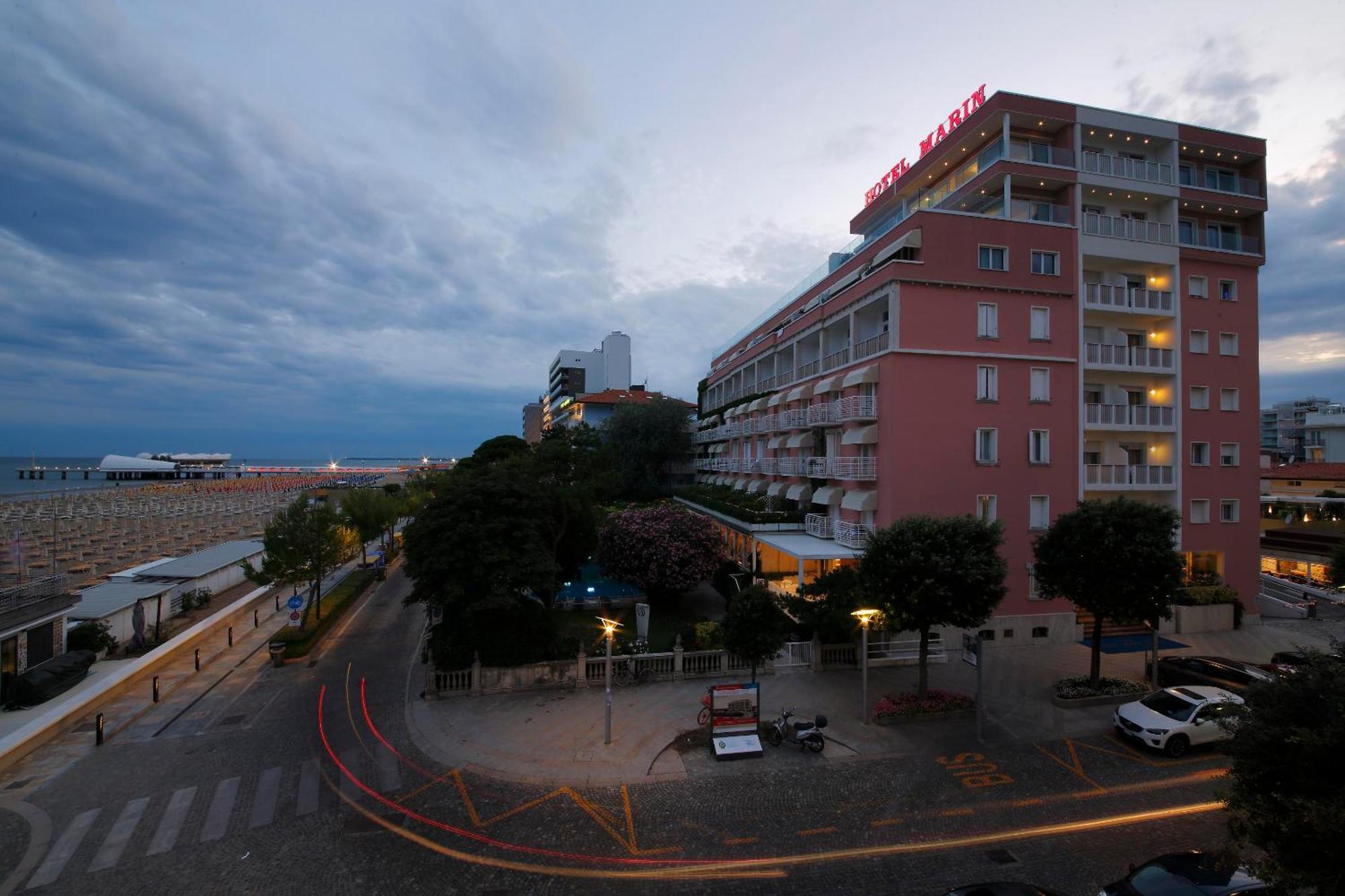 Grande Albergo Marin ลินญาโน ซับเบียโดโร ภายนอก รูปภาพ