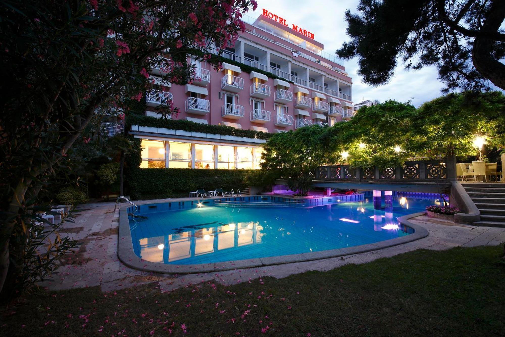 Grande Albergo Marin ลินญาโน ซับเบียโดโร ภายนอก รูปภาพ