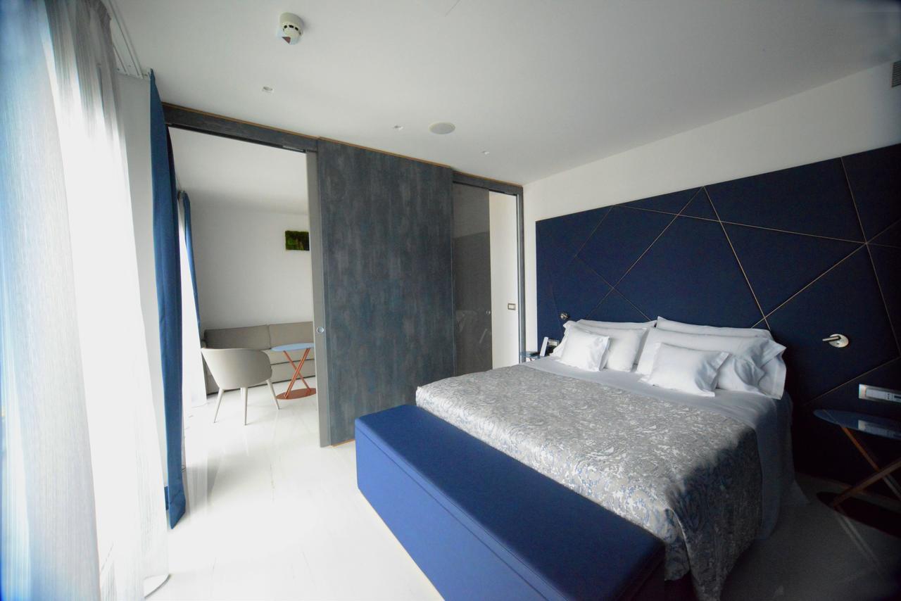 Grande Albergo Marin ลินญาโน ซับเบียโดโร ภายนอก รูปภาพ