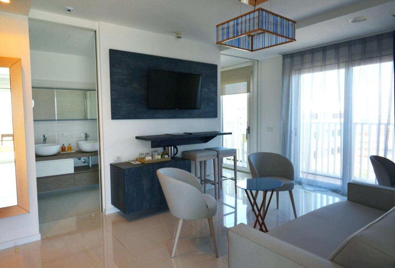 Grande Albergo Marin ลินญาโน ซับเบียโดโร ภายนอก รูปภาพ